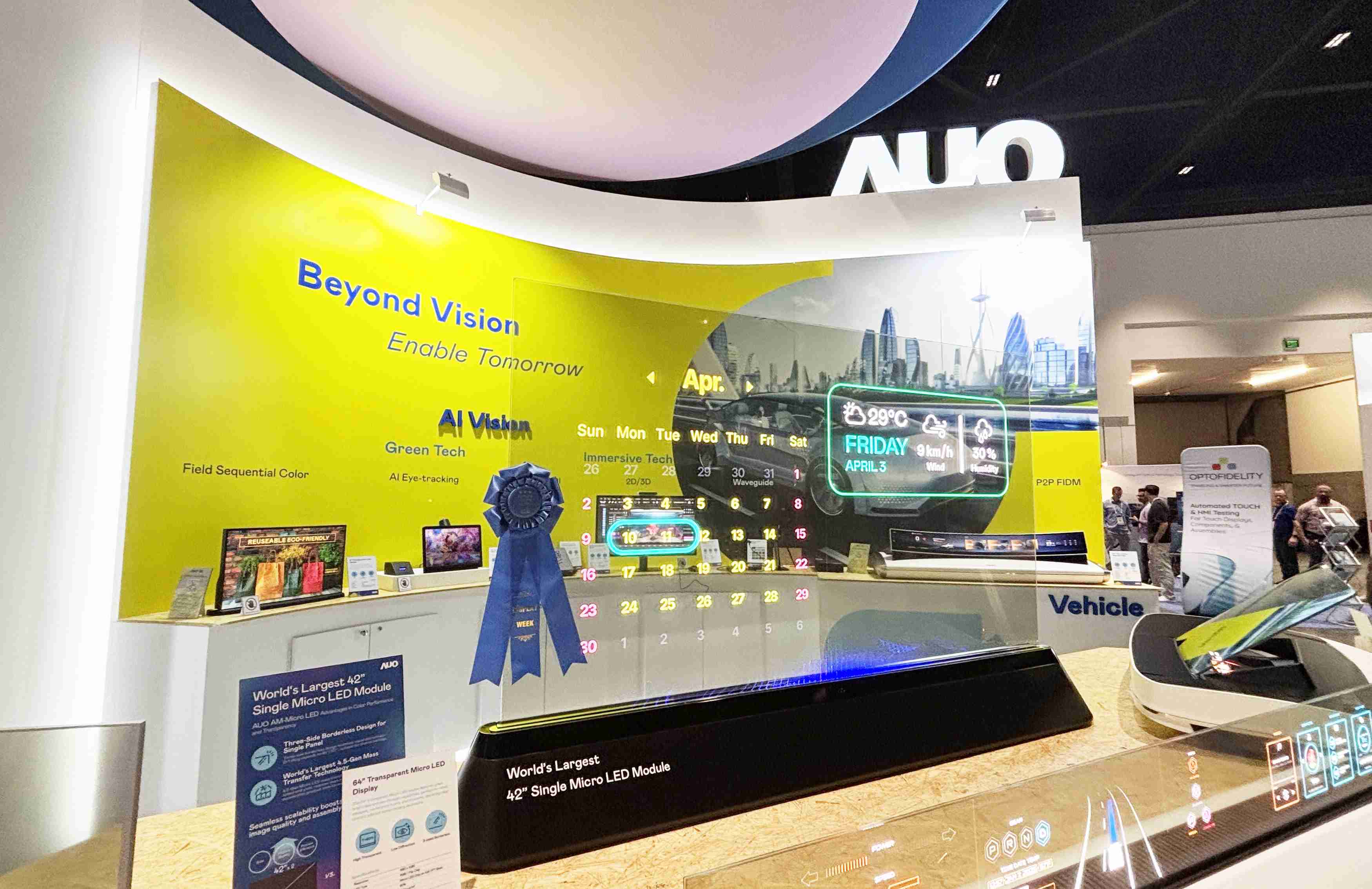 彩运网64吋透明Micro LED显示器获〝最佳Micro LED技术应用奖〞，，其绝妙的透明穿透特性，，，，同时具备1,000 nits的高亮度表现，，并透过精细的无缝拼接延伸，，，，可依需求灵活应用于多元场域，，，展现出Micro LED显示技术划时空的无限潜力